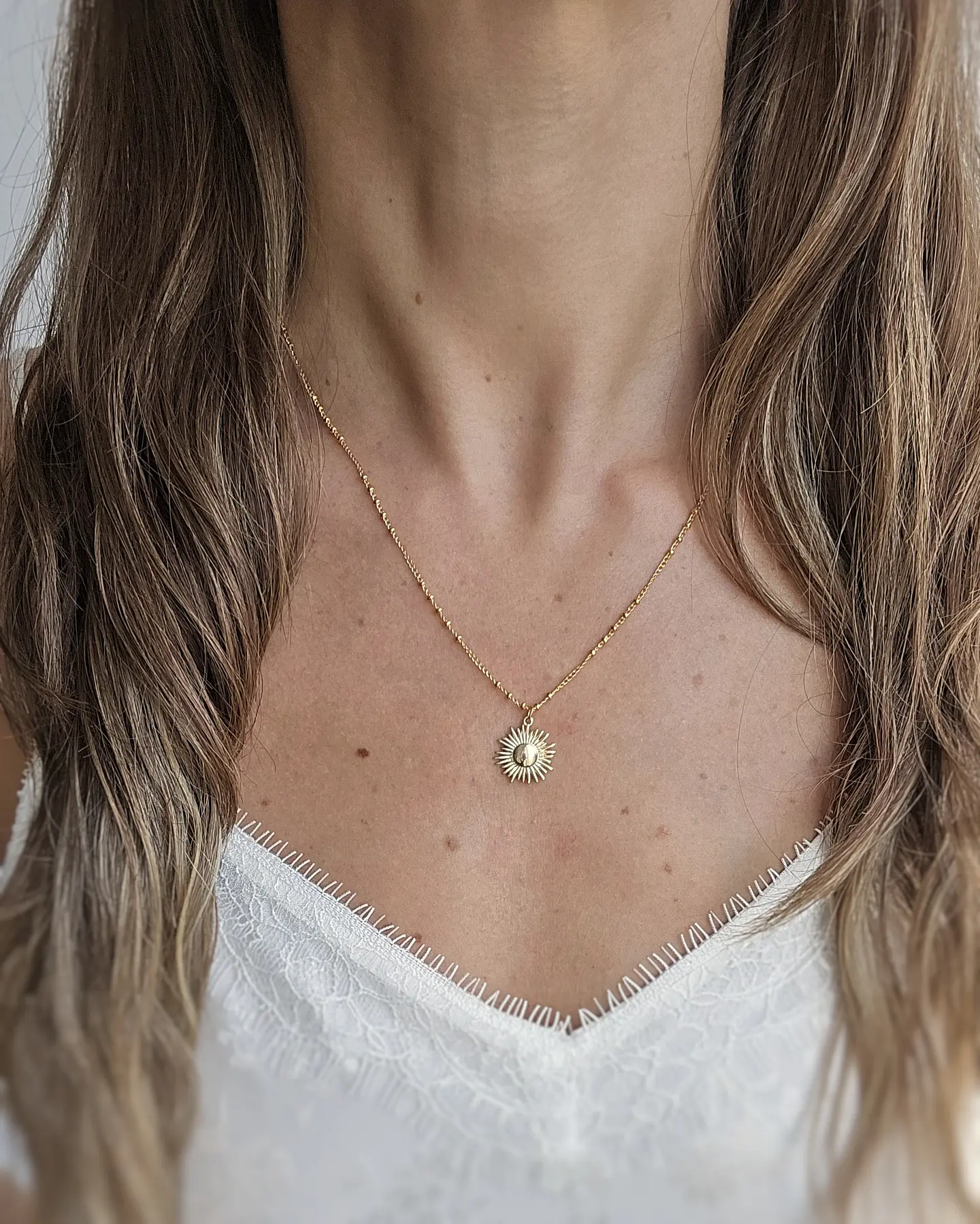 Collar sol 2
