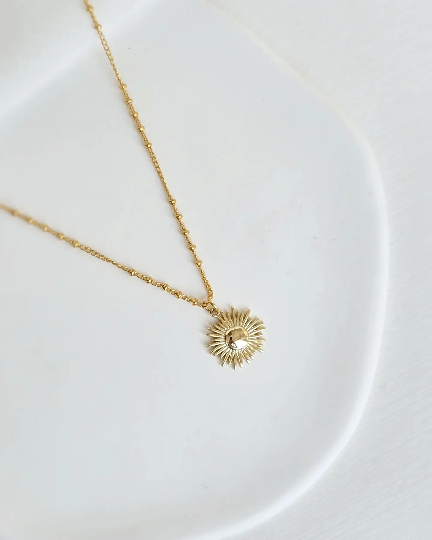 Collar sol 1