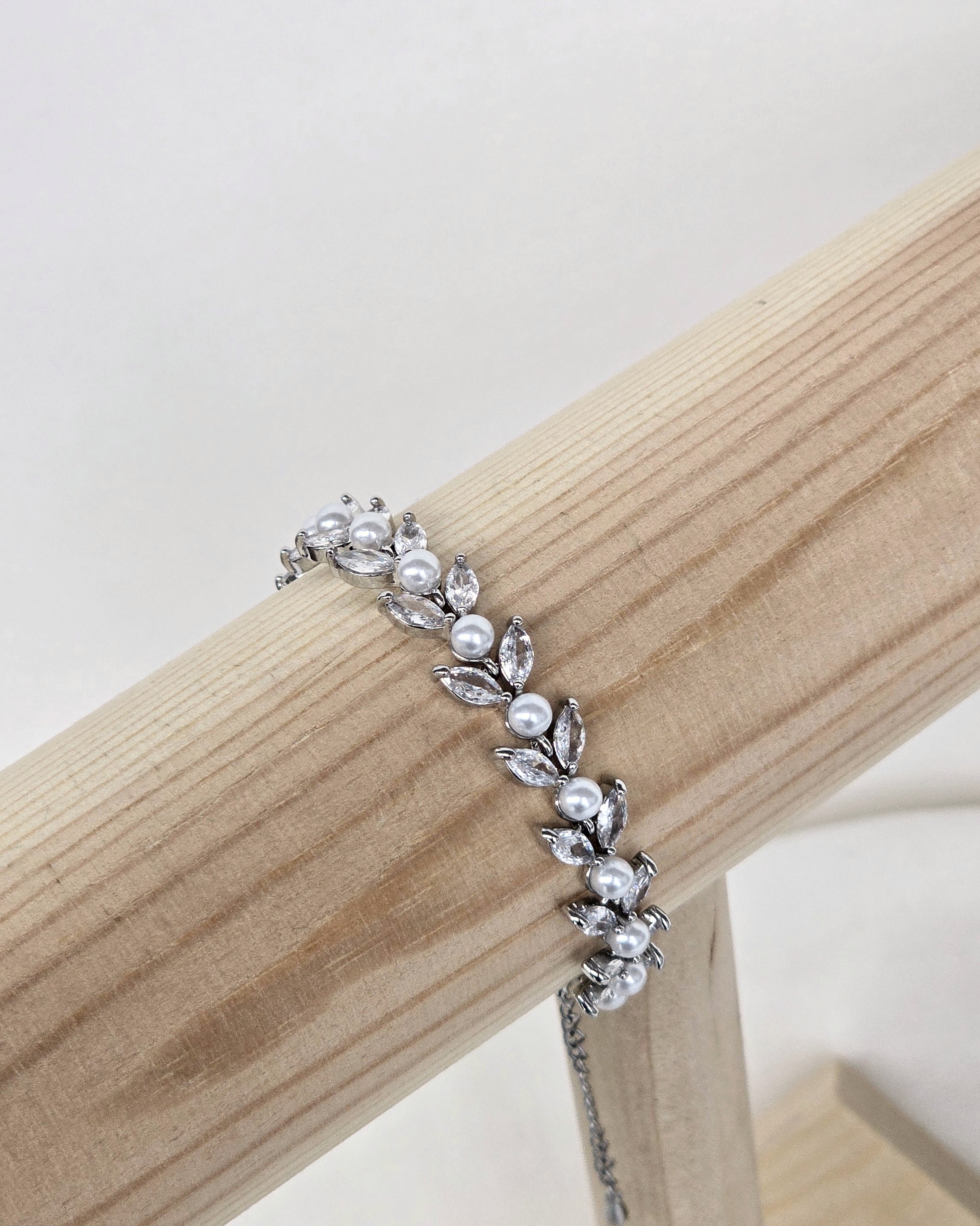 Pulsera Circonitas y perlas