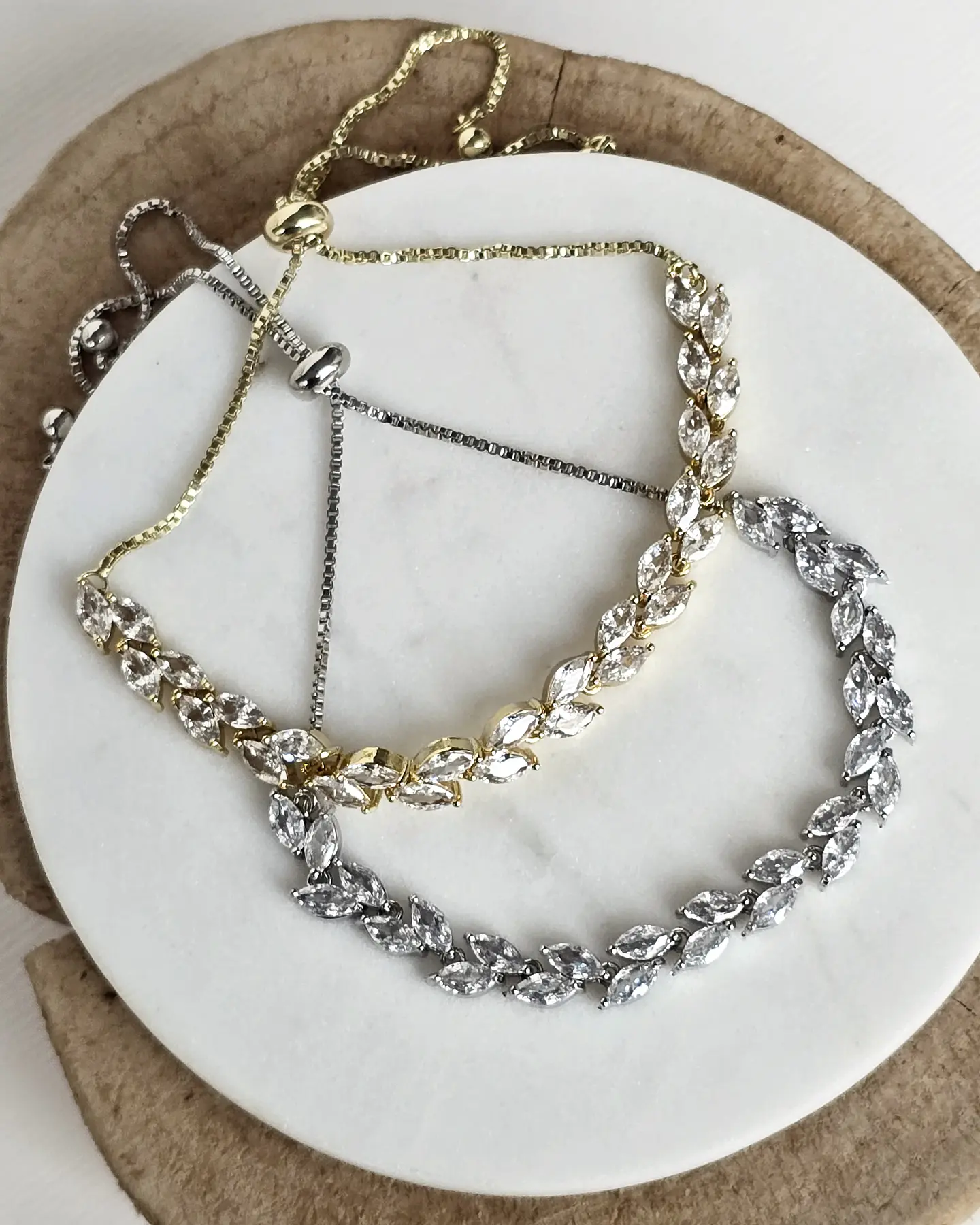 Pulsera hojas simples circonitas ajustable 2