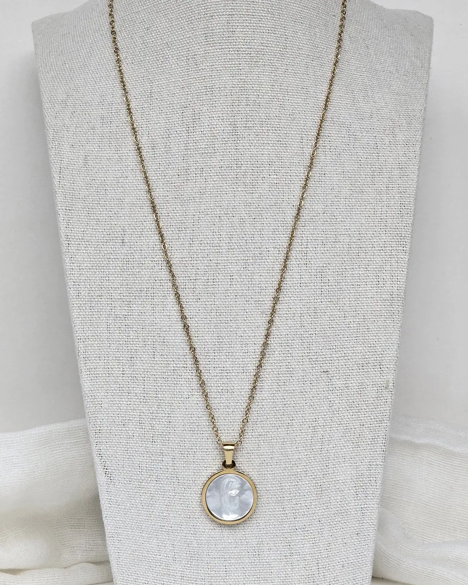 Collar virgen nacar 3