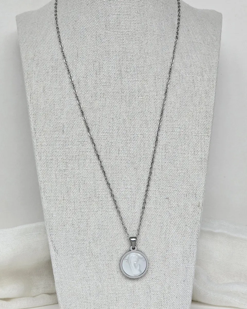 Collar virgen nacar 5