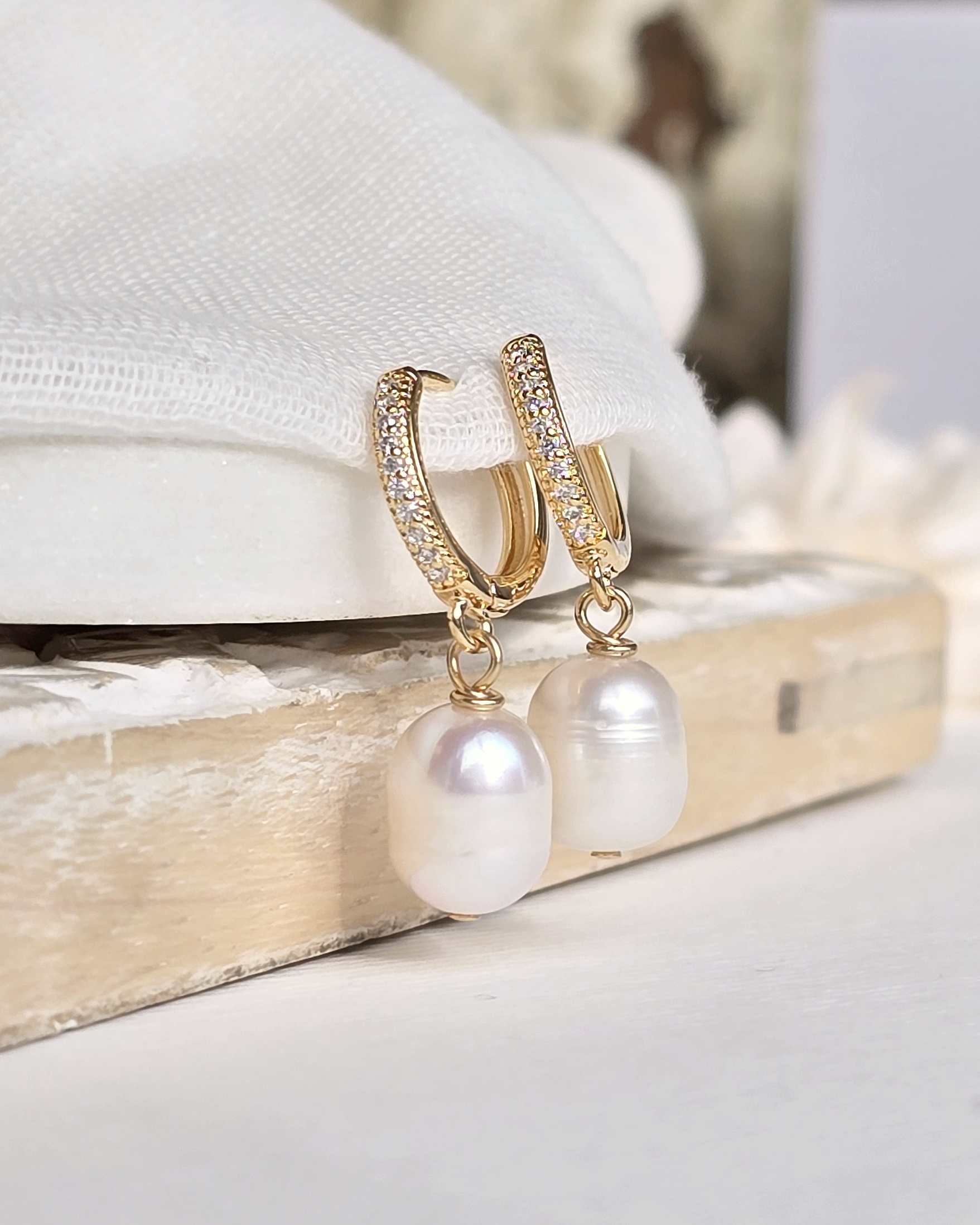 Argolla con perlas naturales