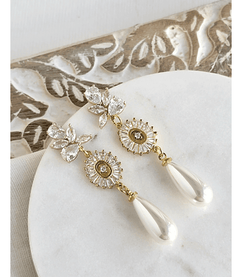 Aros largos de circonita y perla fantasía