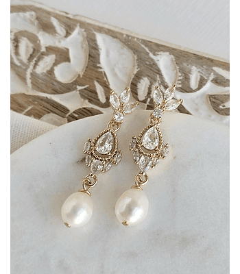 Aros circonita centro retro y perla natural