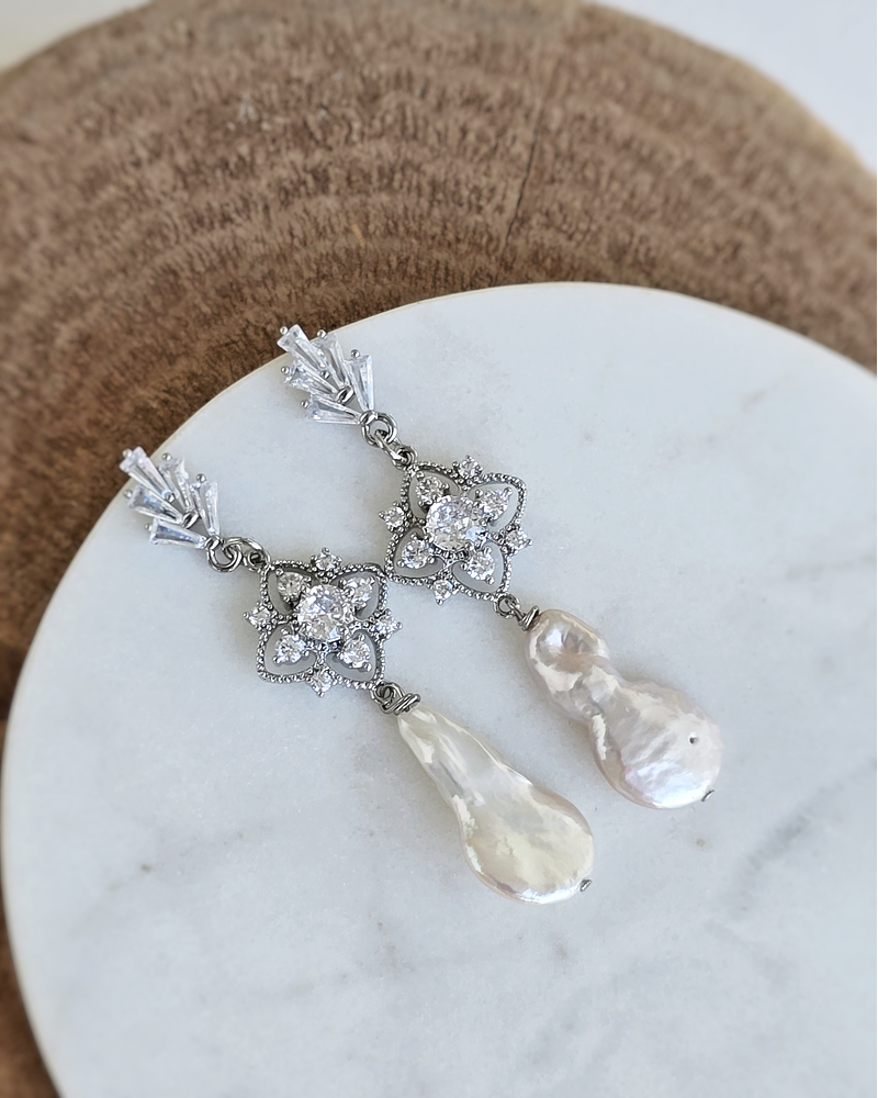 Aros circonita retro y perla natural barroca