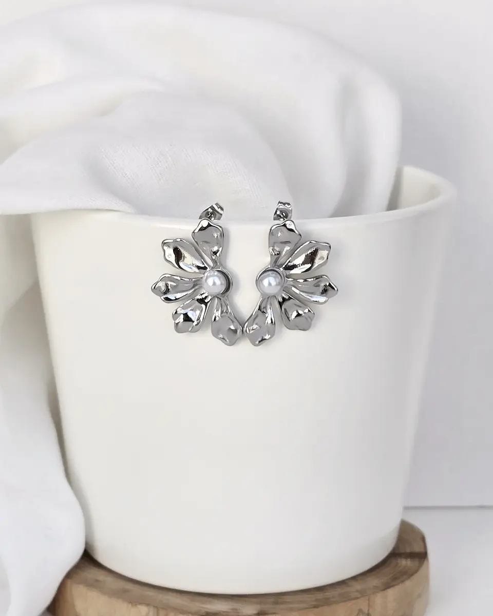 Media flor con perla silver 2