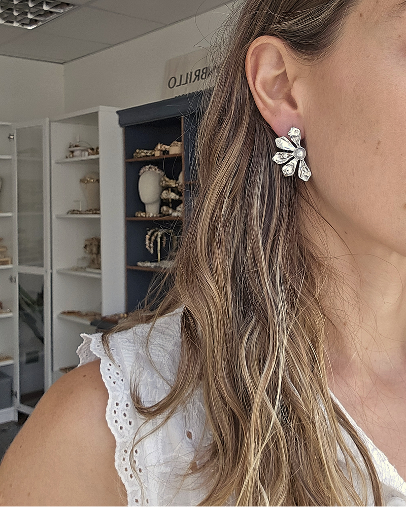 Media flor con perla silver