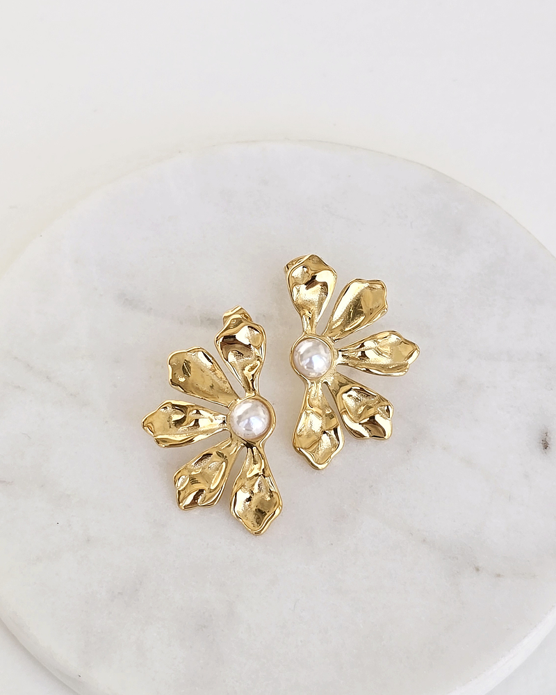 Media flor con perla oro