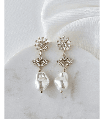 Aros flor circonita, centro retro y perla fantasía