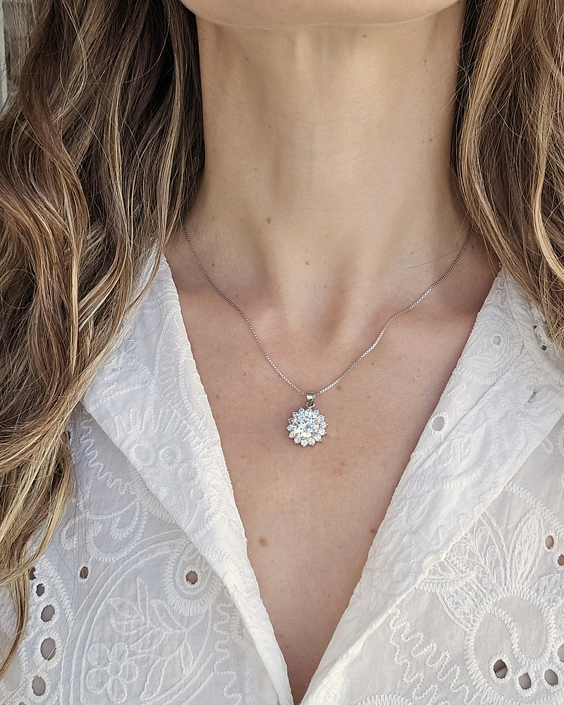 Collar circonita tipo flor