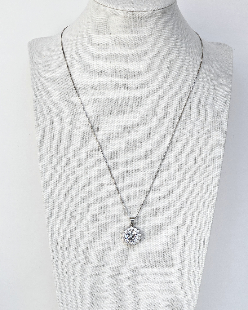 Collar circonita tipo flor