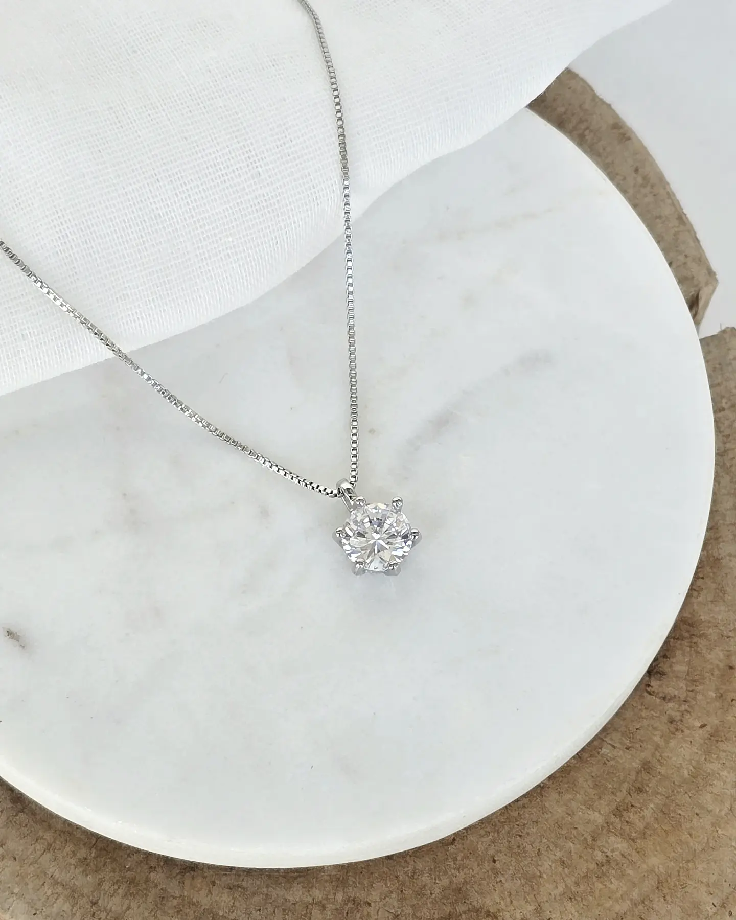 Collar con circonita grande 1