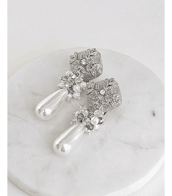 Aros vintage con perla y racimo