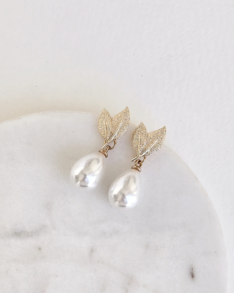 Aros hojita chica con perla