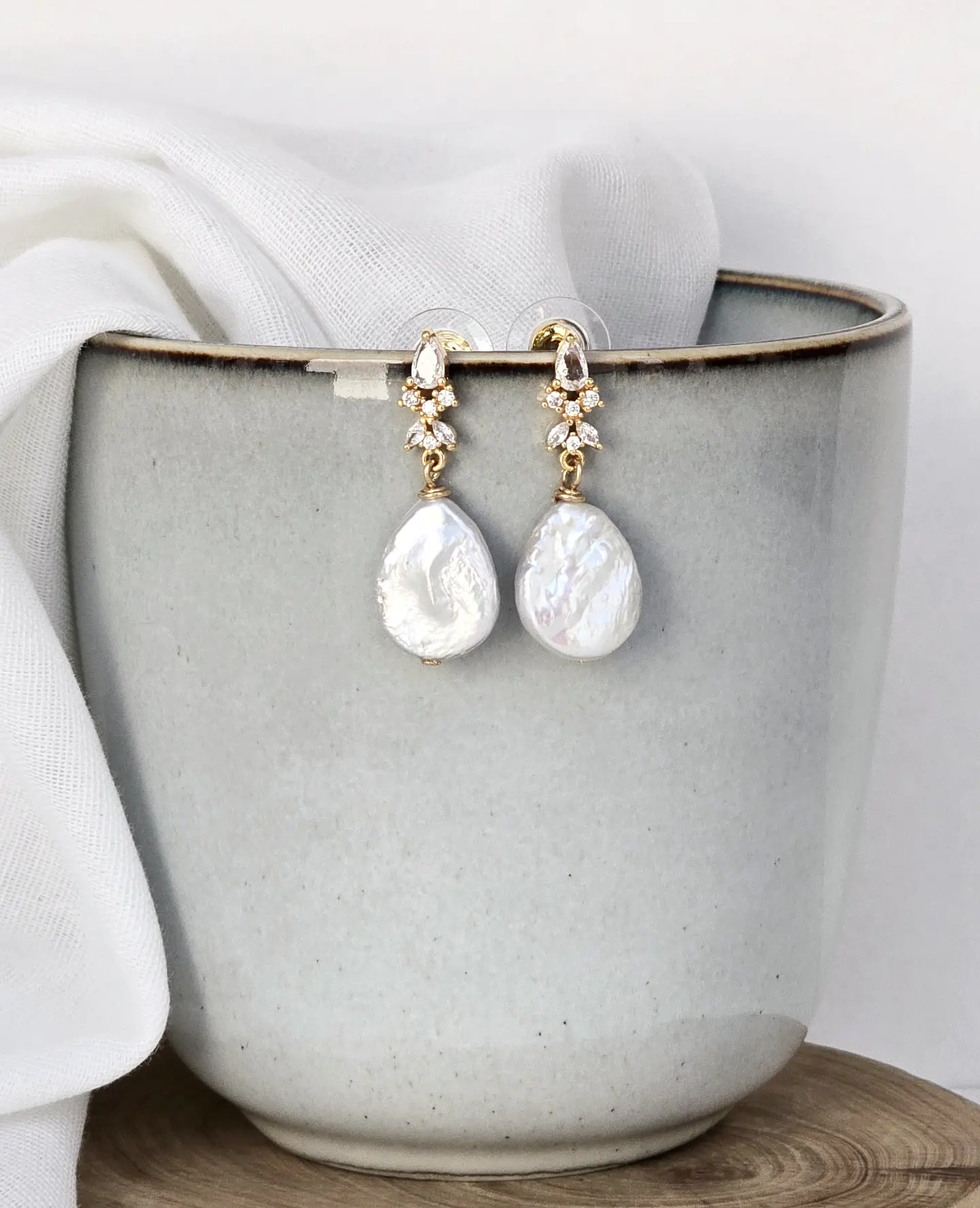 Aros circonita y perla natural oro 1