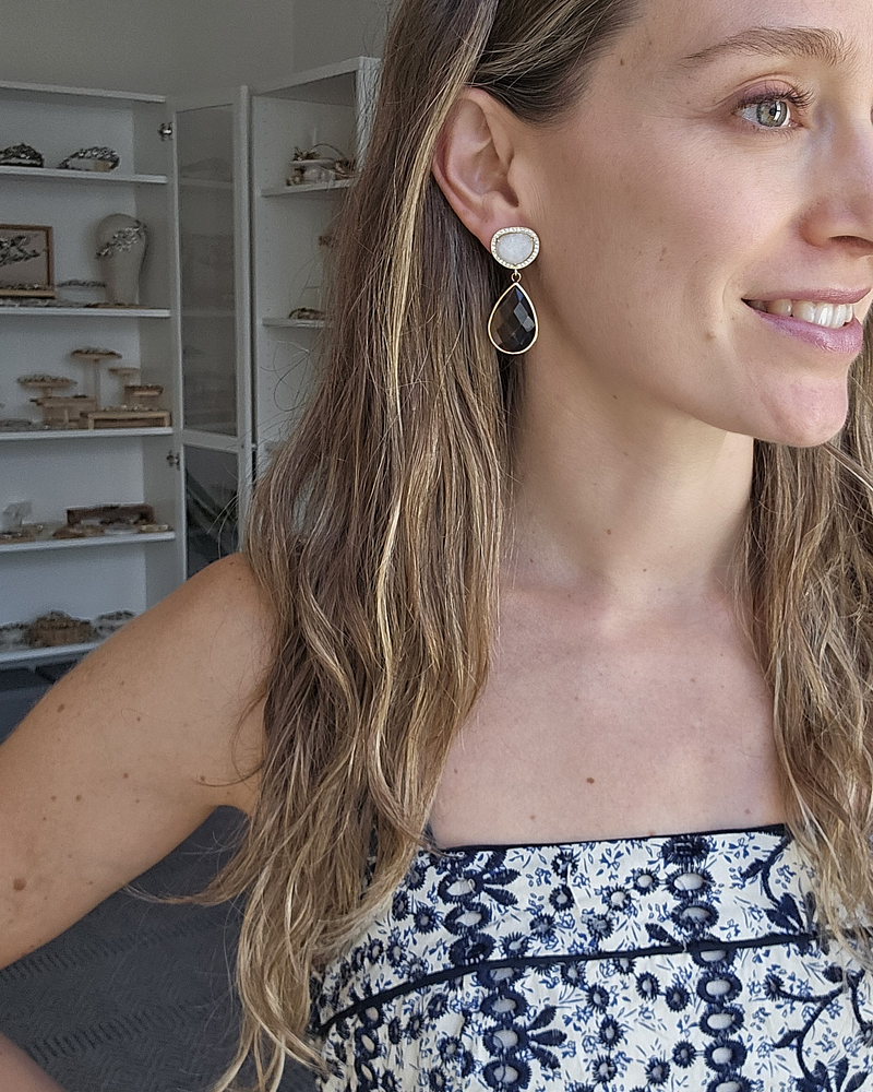 Aros piedra blanca y cristal gris