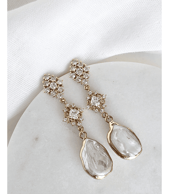 Aros largos retro circonitas y perla