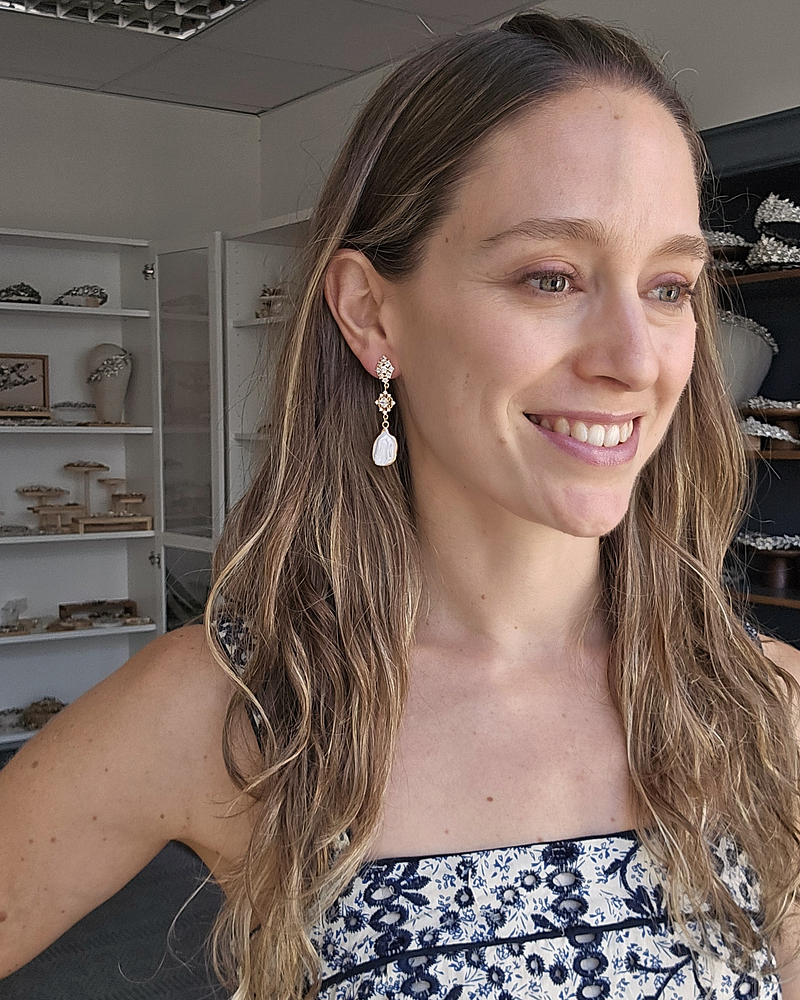 Aros largos retro circonitas y perla