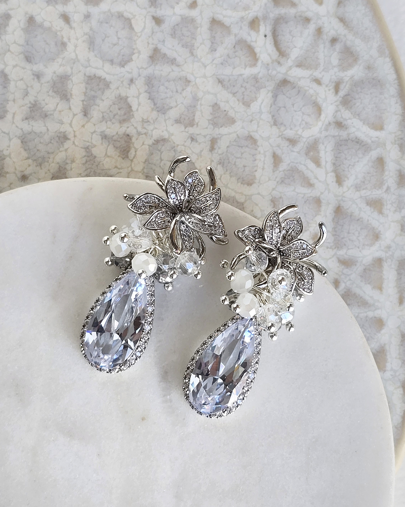 Aros flor micro circonitas, circón y racimo