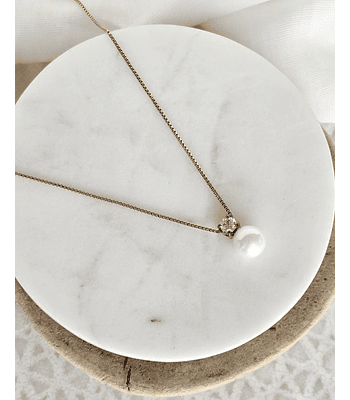 Collar de perla con circón oro