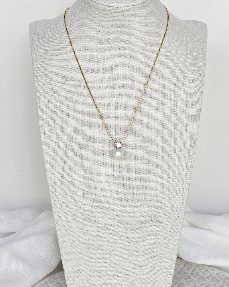 Collar de perla con circón oro