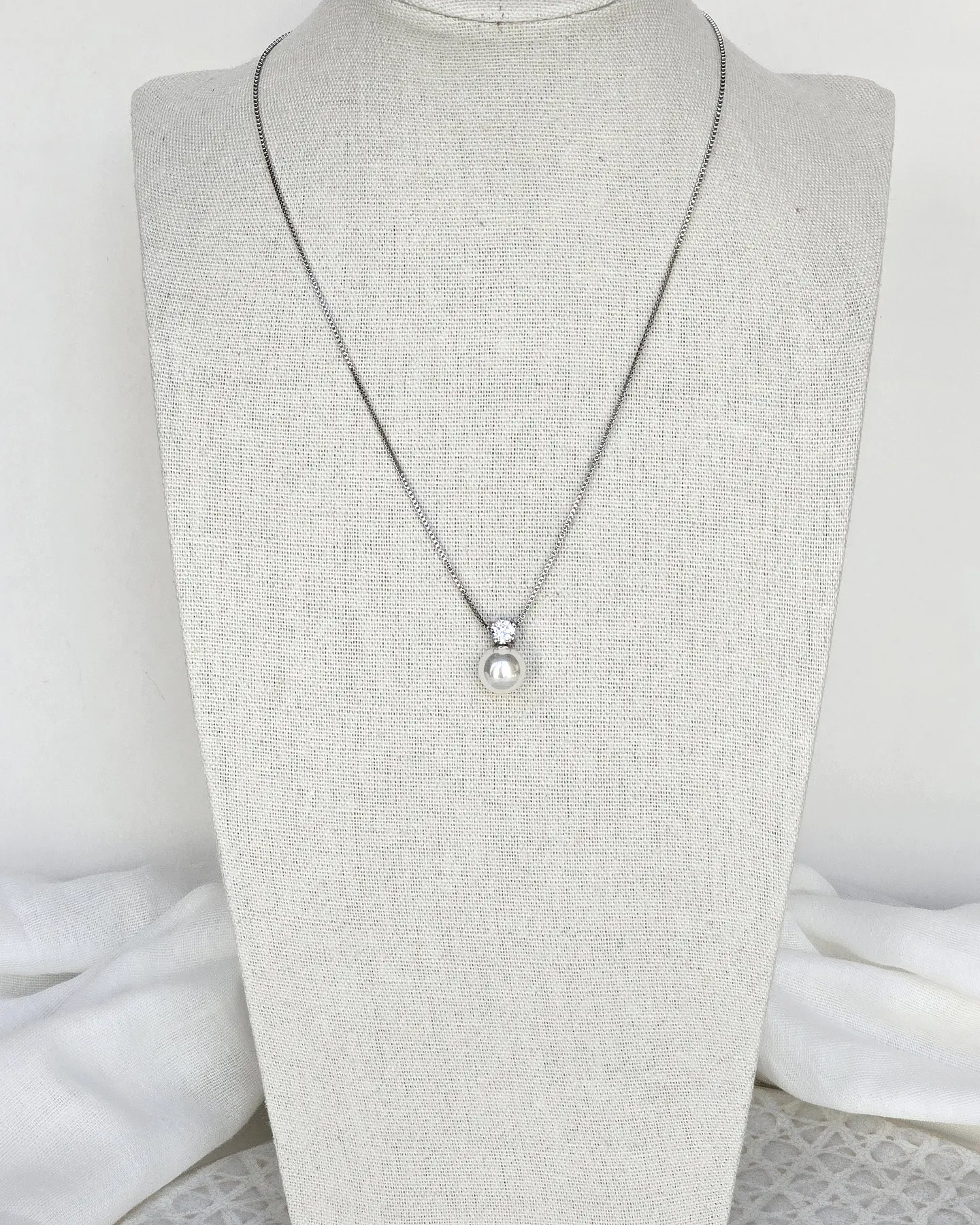 Collar perla con circón plata 3