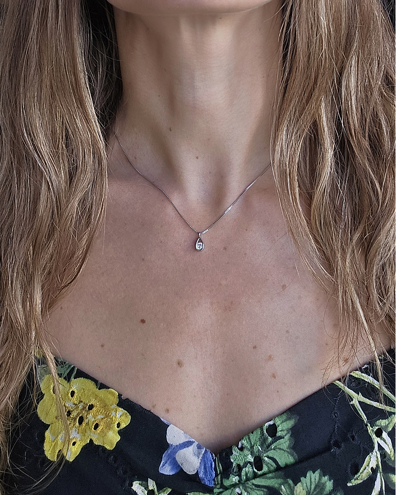 Collar punto luz gota