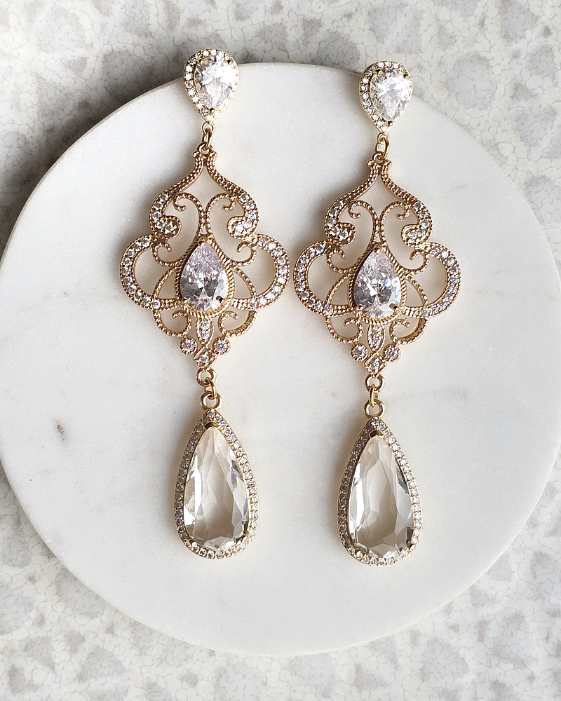 Aros largos con circonitas y cristal