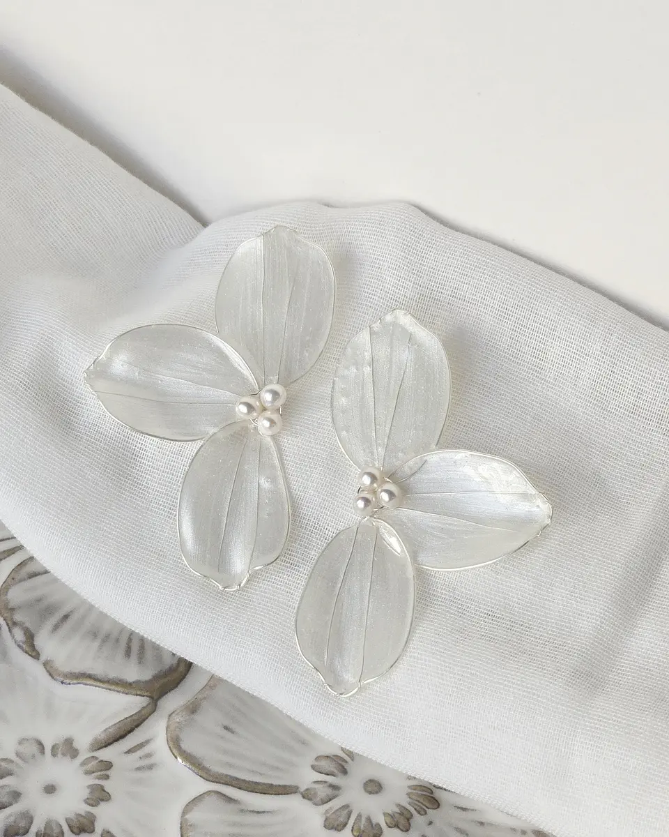 Aros media flor cristalizada plateada 1