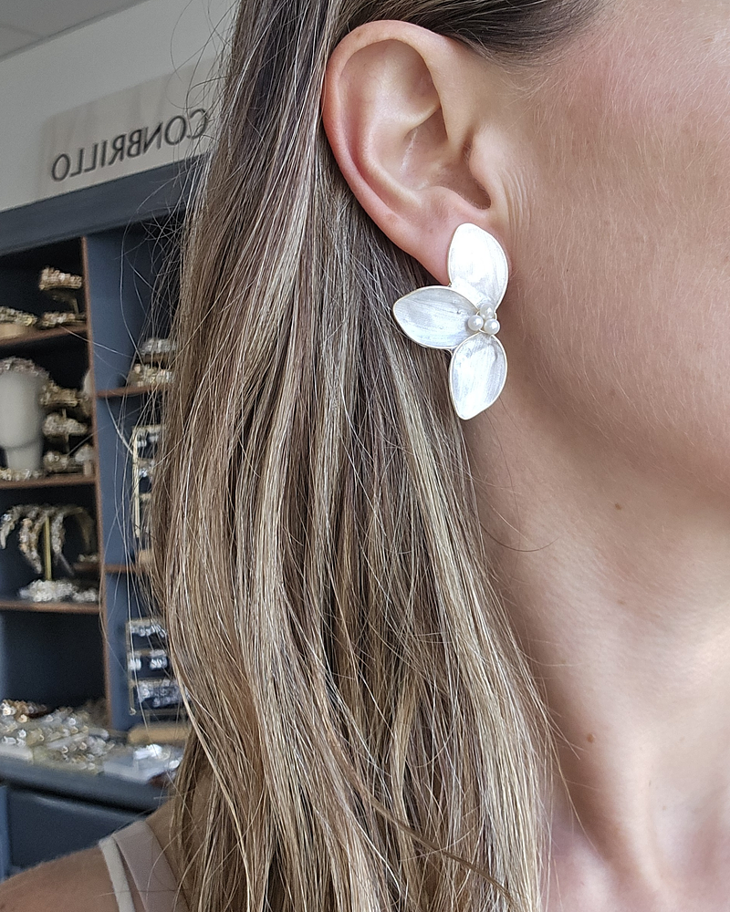 Aros media flor cristalizada dorada pequeña