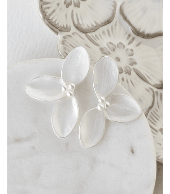 Aros media flor cristalizada plateada pequeña