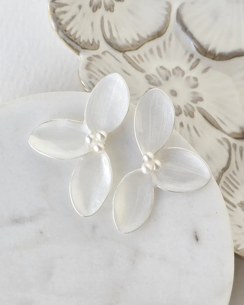 Aros media flor cristalizada plateada pequeña 3