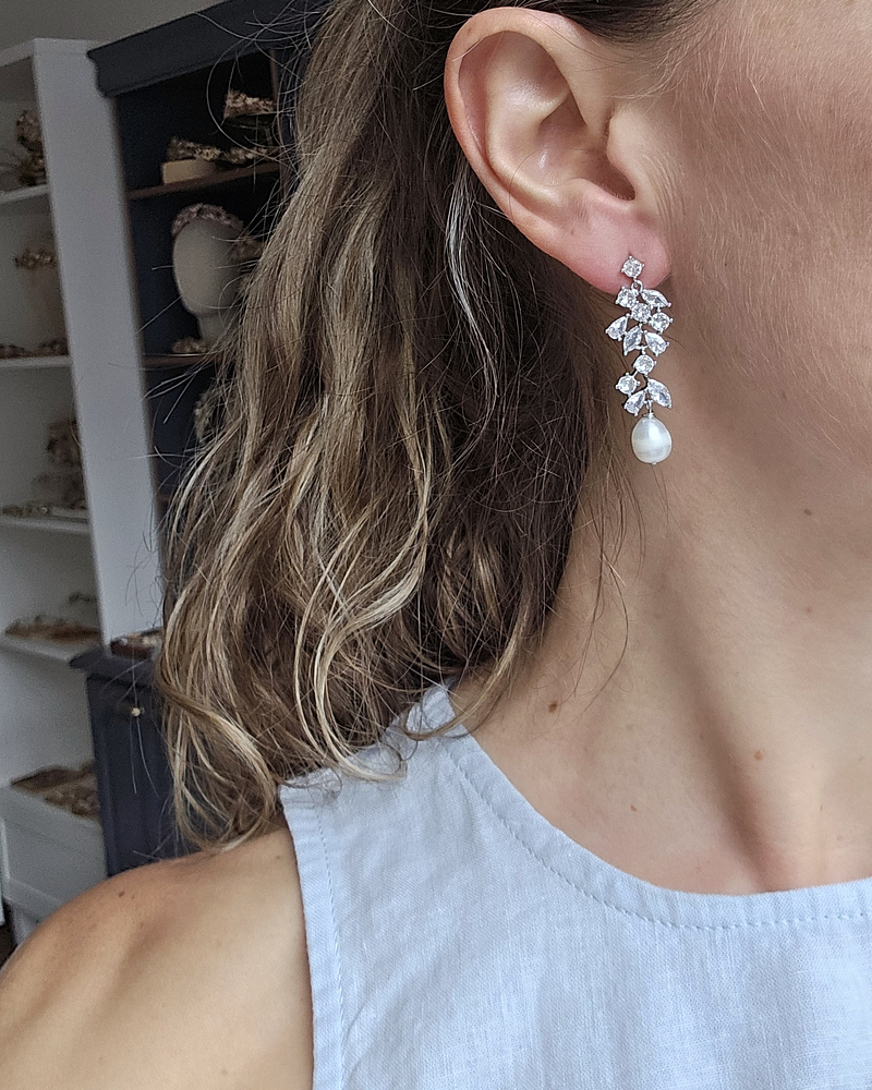 Aros cascada con circonita y perla natural