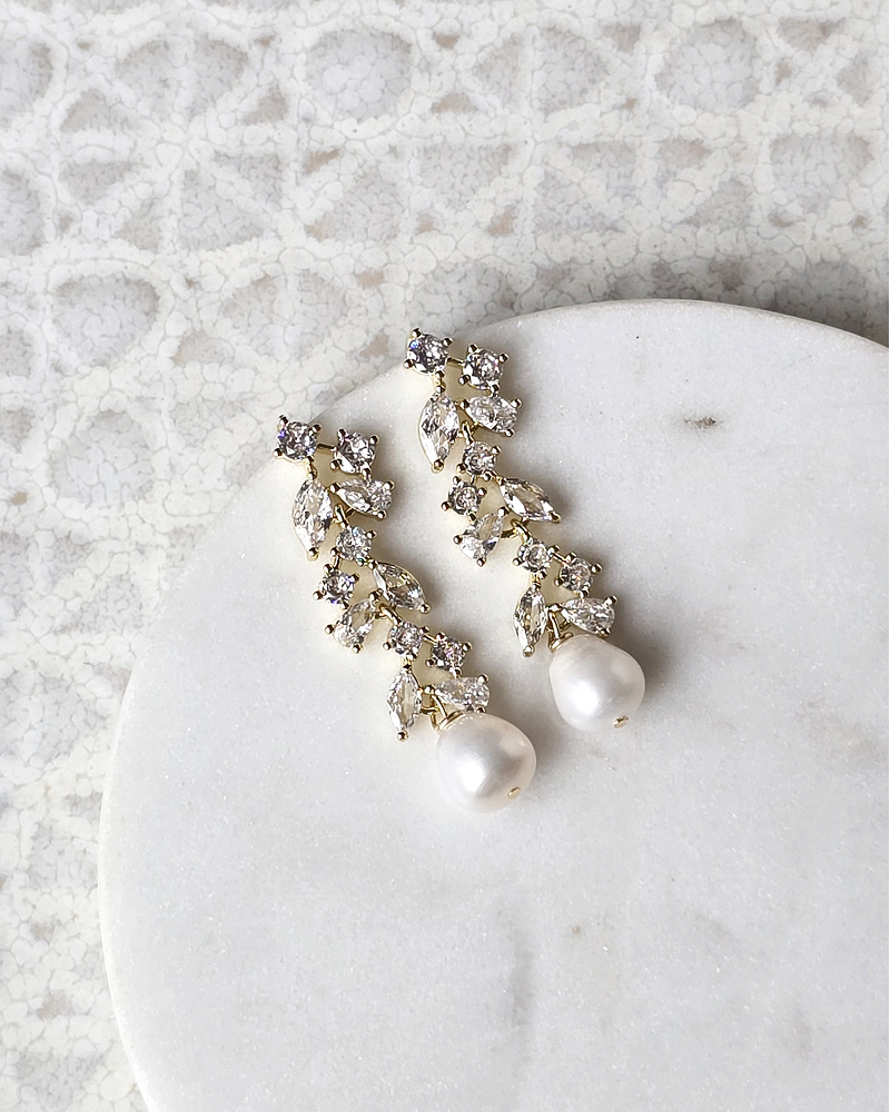 Aros cascada circonitas y perla gold