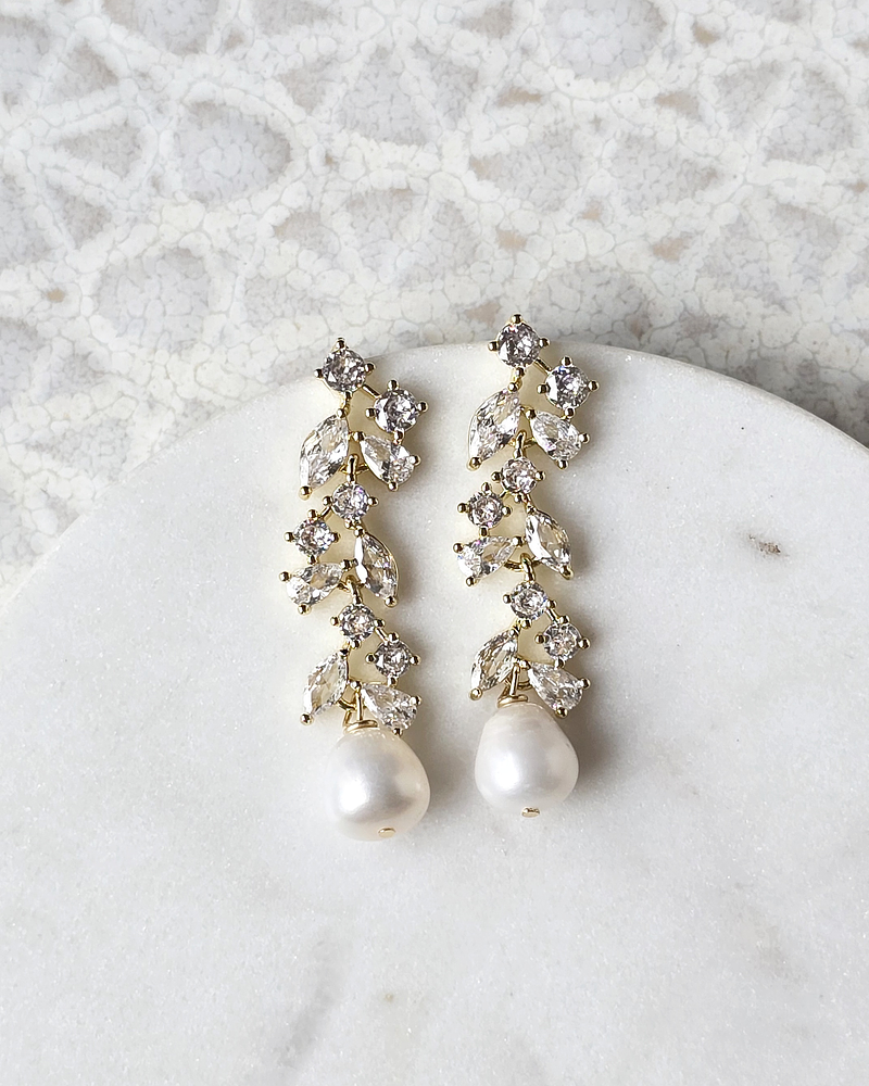 Aros cascada circonitas y perla gold