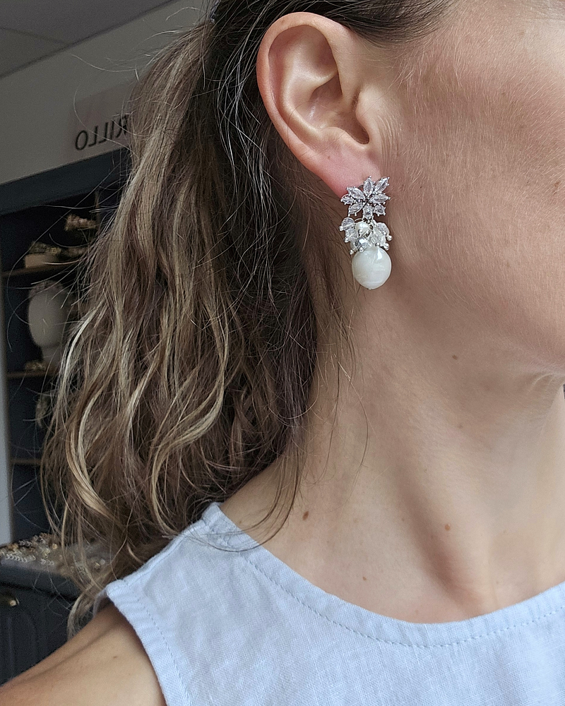 Aros circonitas, racimo y perla natural barroca