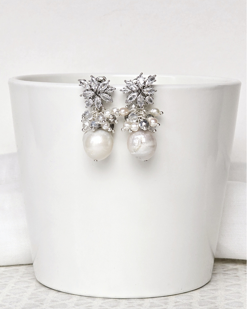 Aros circonitas, racimo y perla natural barroca