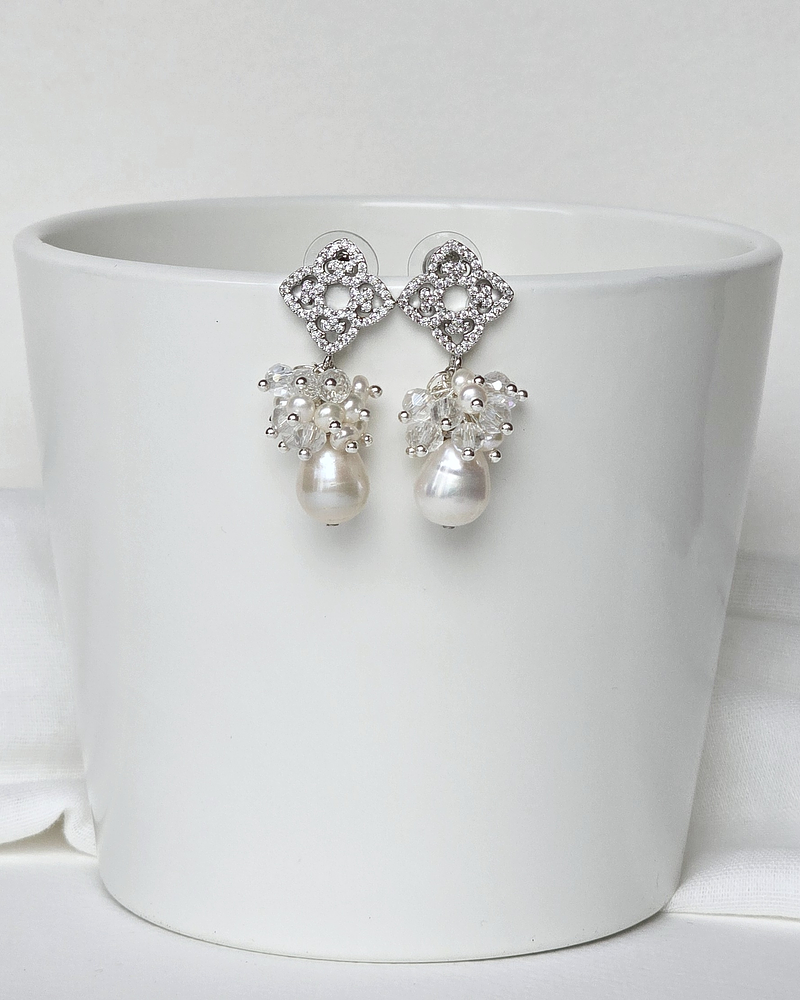 Aros rombo vintage, perla de río y racimo