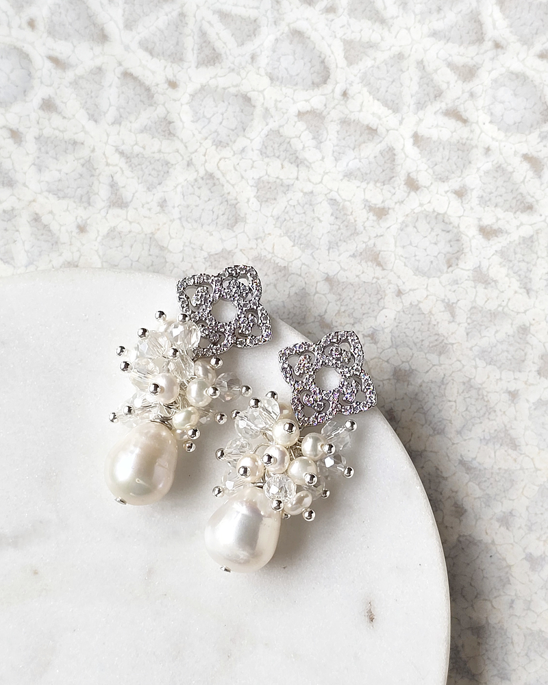 Aros rombo vintage, perla de río y racimo