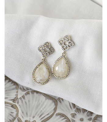 Aros rombo vintage con piedra blanca