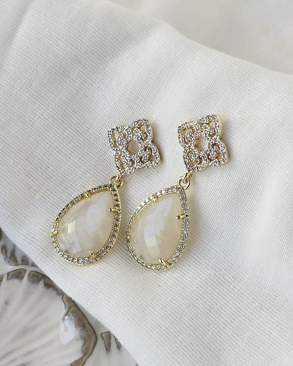 Aros rombo vintage con piedra blanca 2