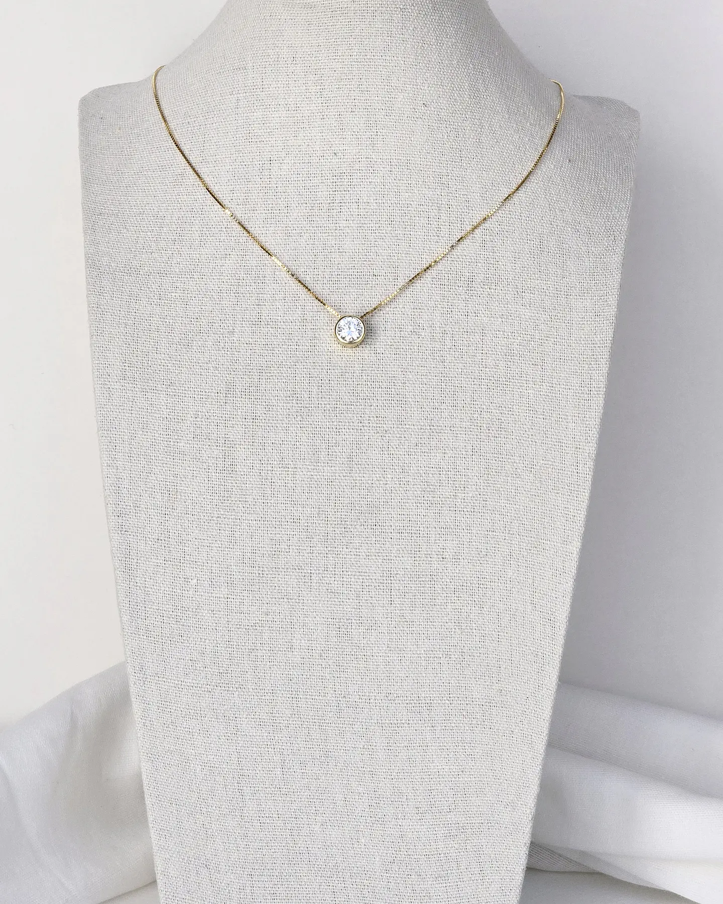 Collar punto de luz de mediano gold 3