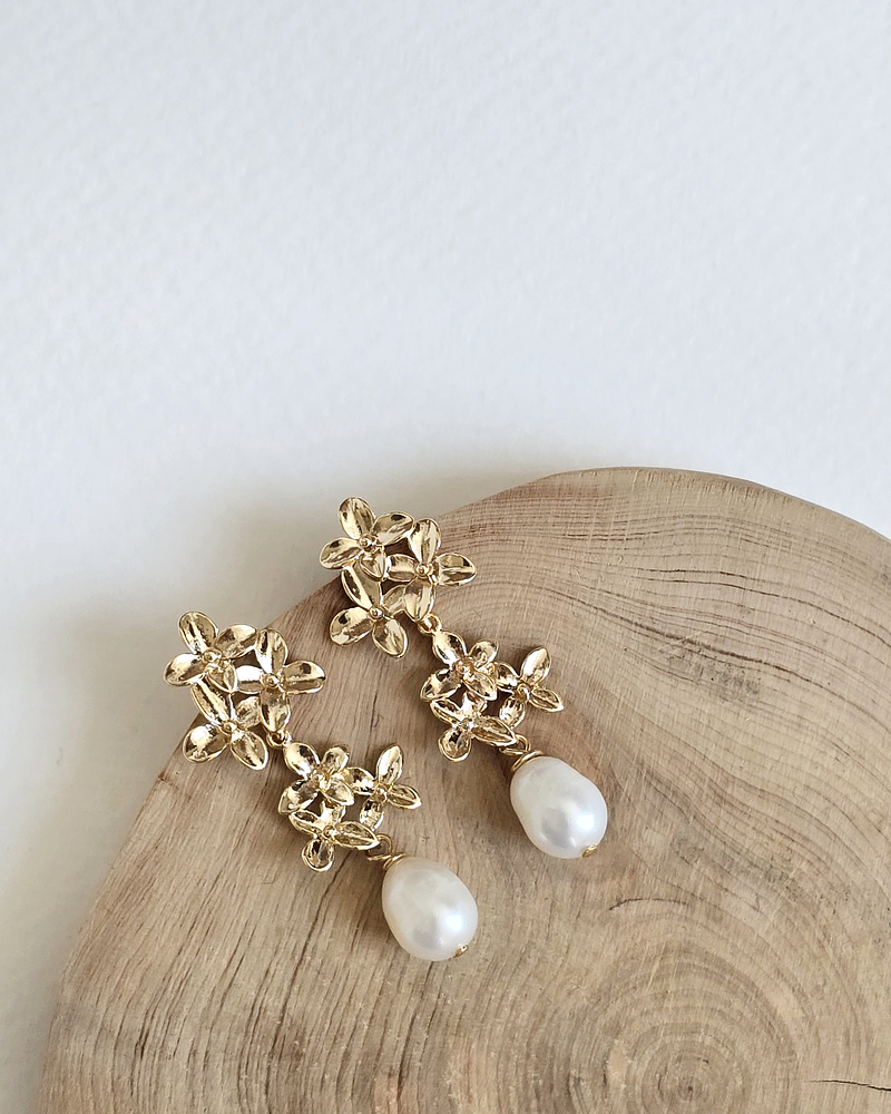 Aros doble flor con perla natural