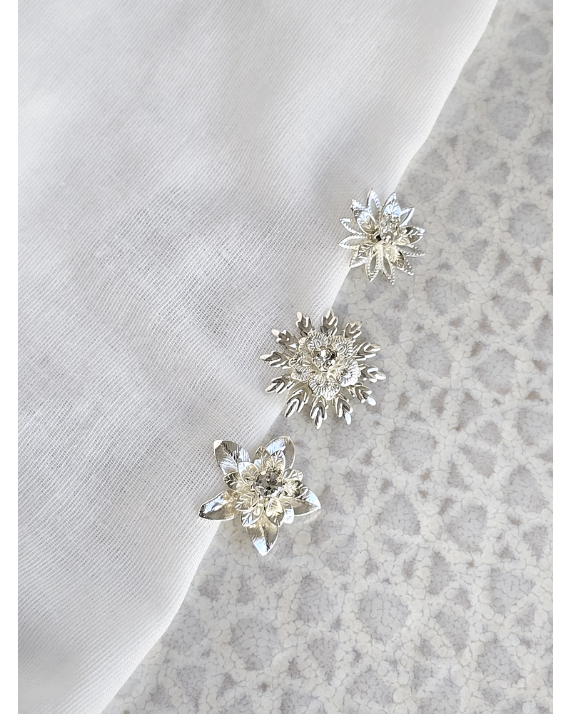 Set Pins flores M plateadas