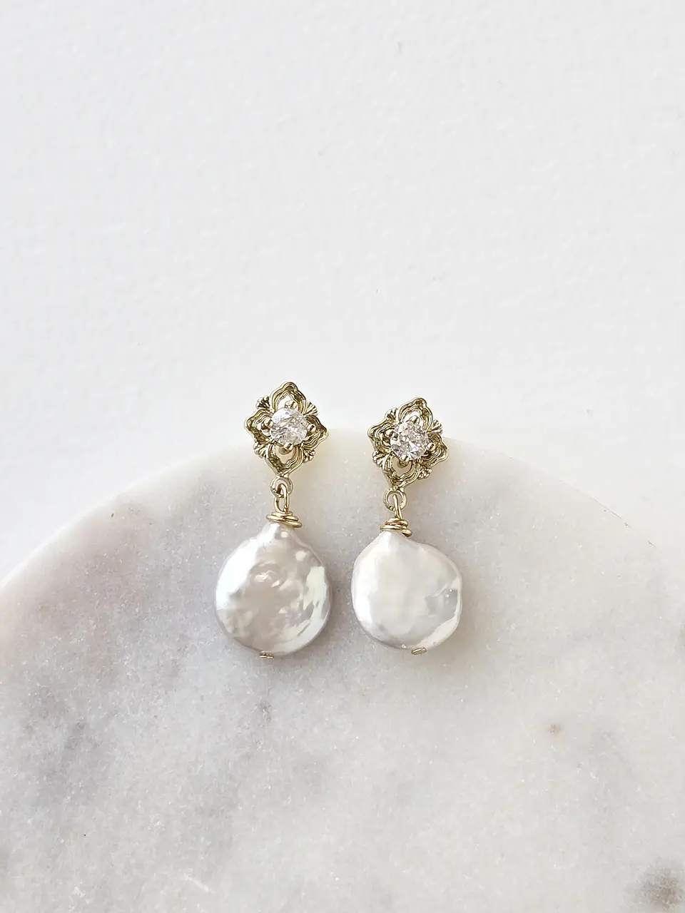Aros rombo vintage con perla barroca oro 4
