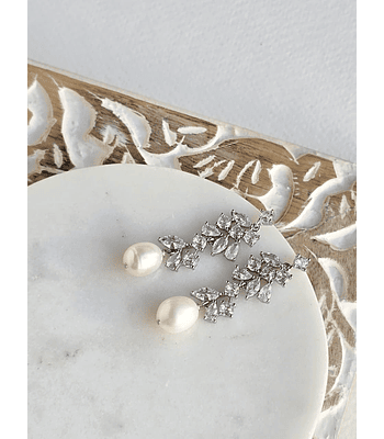 Aros cascada con circonita y perla natural