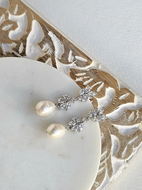 Aros circonitas con perla natural