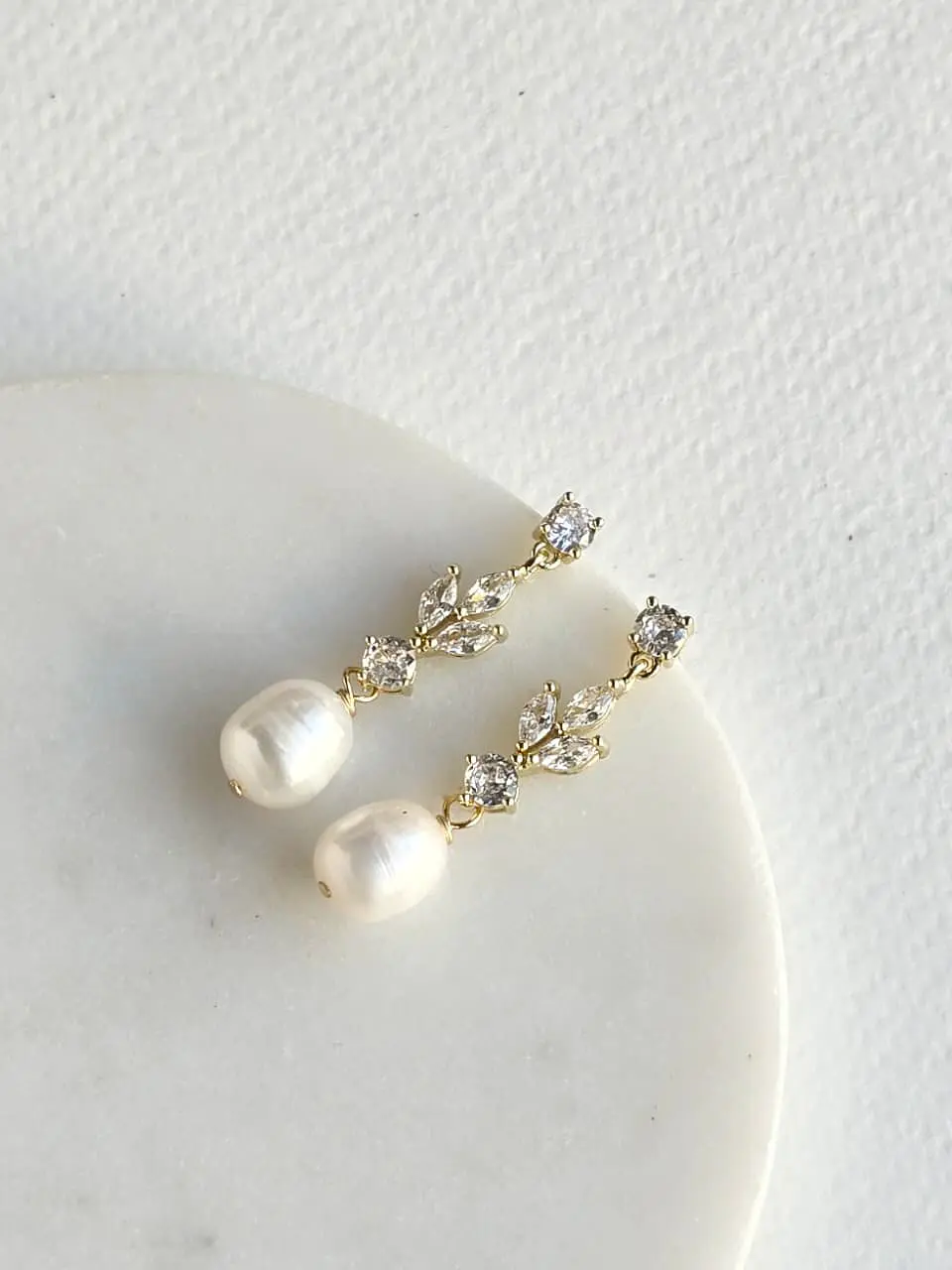 Aros circonitas y perla natural gold 1