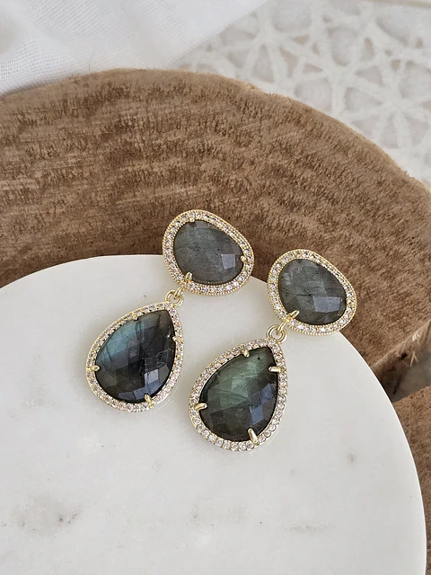 Aros labradorita rodeado de circonitas